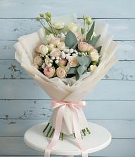 Букет цветов из:  Розы и Лизиантусы в Стародубском