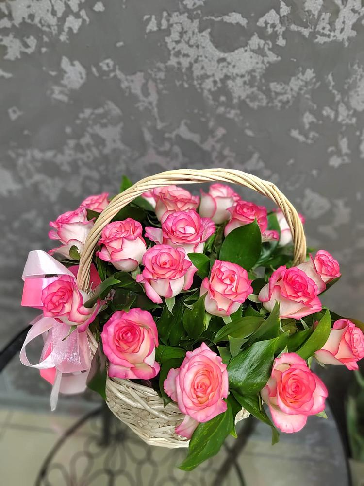 Цветочная композиция из Розы в корзине в Стародубском