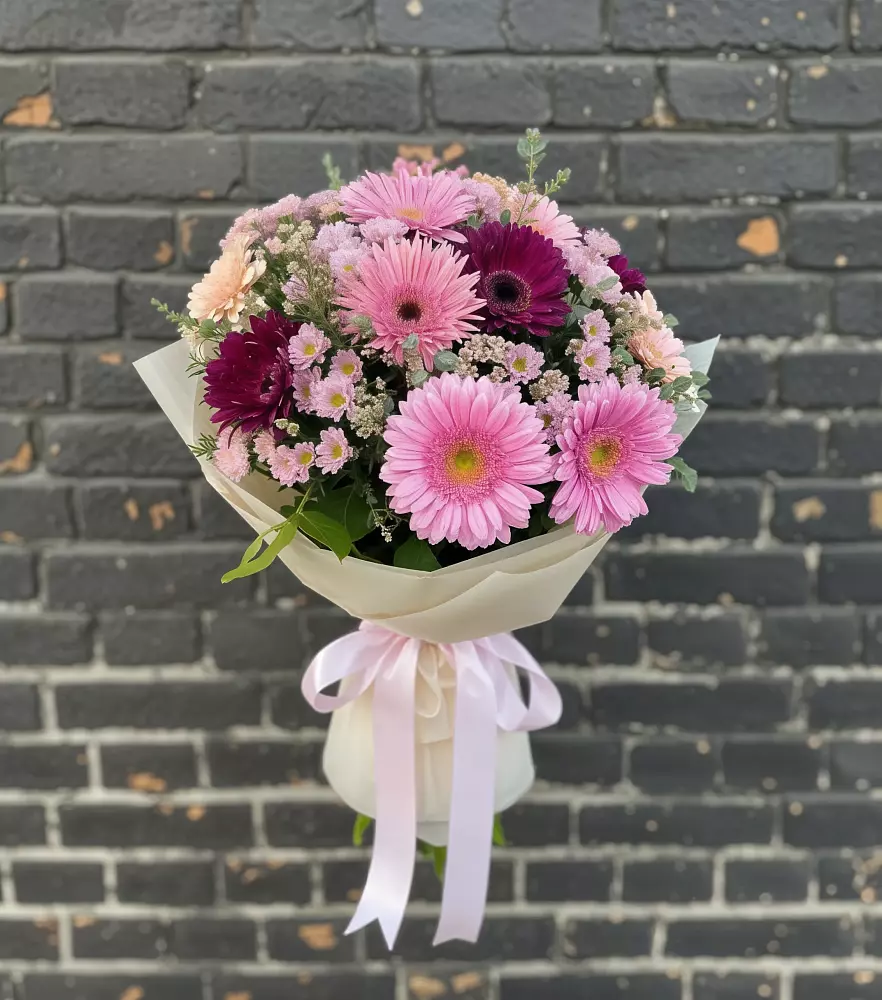 Букет цветов из: Герберы и Хризантемы в Стародубском