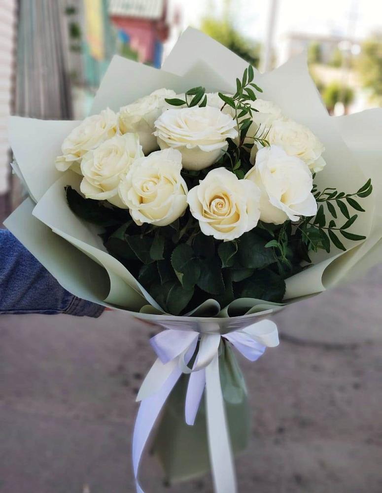 Букет Белые розы Проуд в Стародубском
