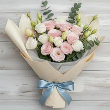 Букет цветов из:  Лизиантусы в Стародубском