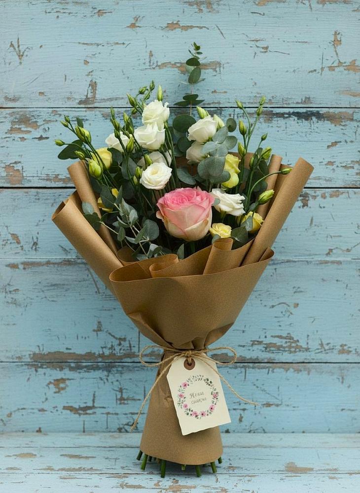 Букет цветов из: Розы и Лизиантусы в Стародубском