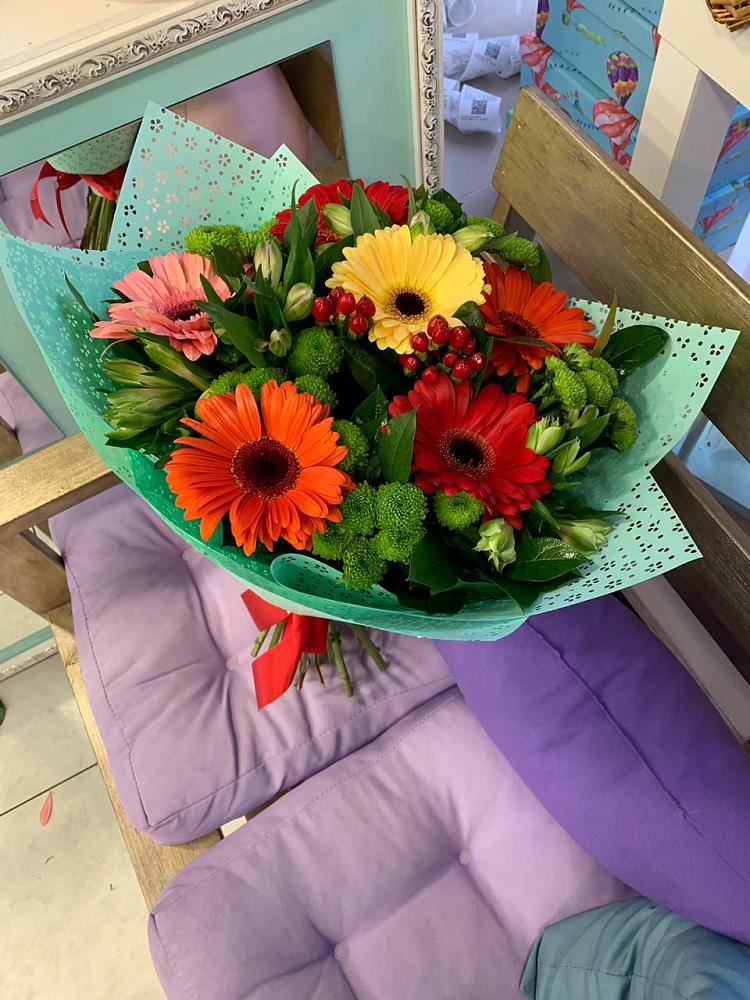 Букет цветов из: Герберы, Хризантемы и Альстромерии в Стародубском