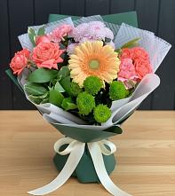 Букет цветов из:  Гвоздики, Розы, Герберы и Хризантемы #REPLACE_PRED# Стародубском
