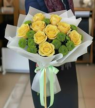 Букет цветов из:  Хризантемы и Розы в Стародубском