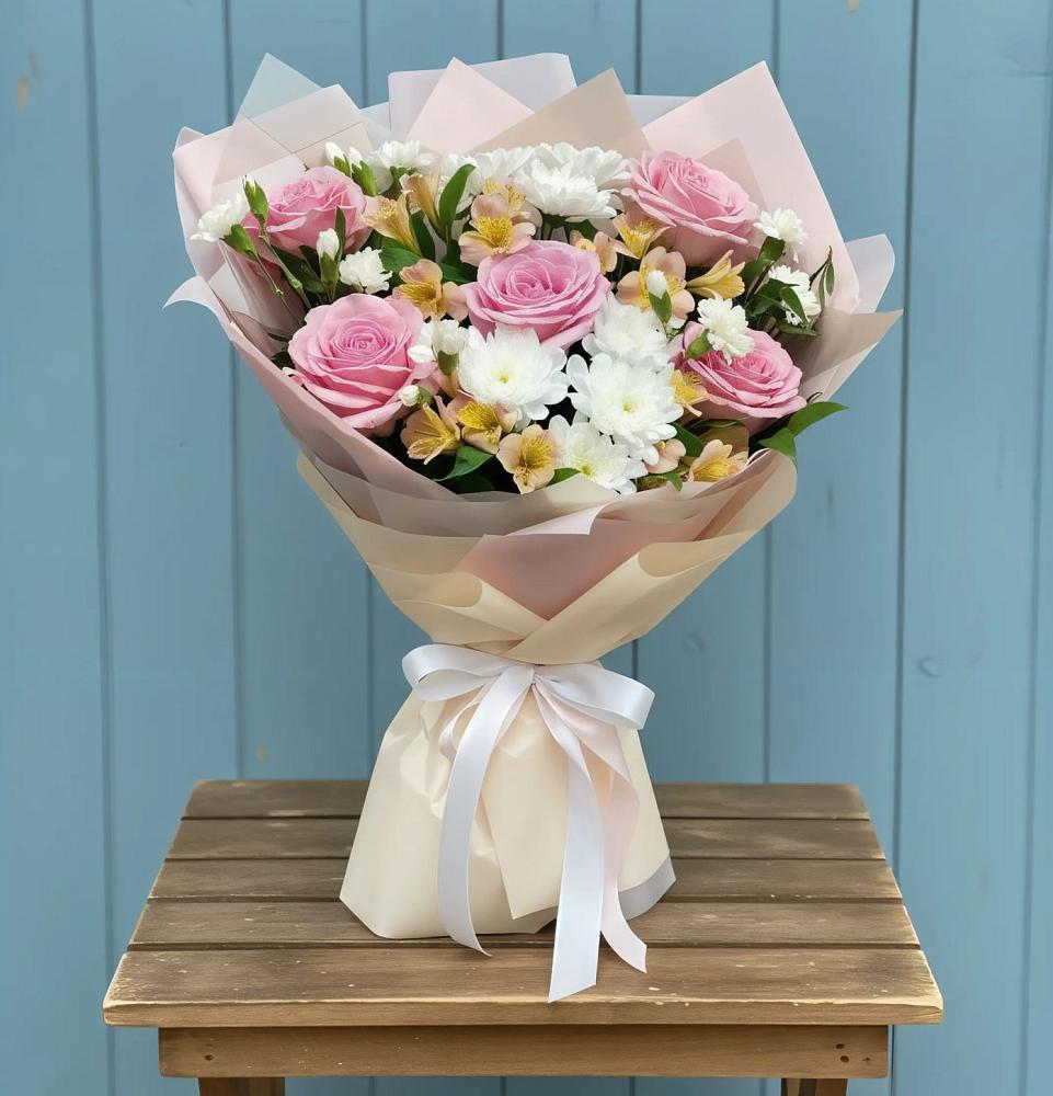 Букет цветов из: Гвоздики, Орхидеи и Розы в Стародубском