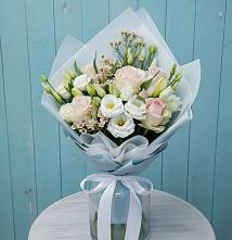 Букет цветов из:  Розы и Лизиантусы в Стародубском