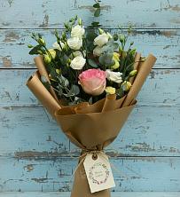 Букет цветов из:  Розы и Лизиантусы в Стародубском